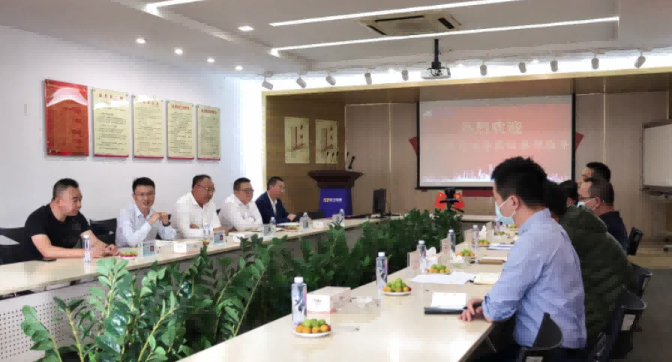东莞市工信局与镇经发局领导莅临Z6·尊龙凯时参观指导